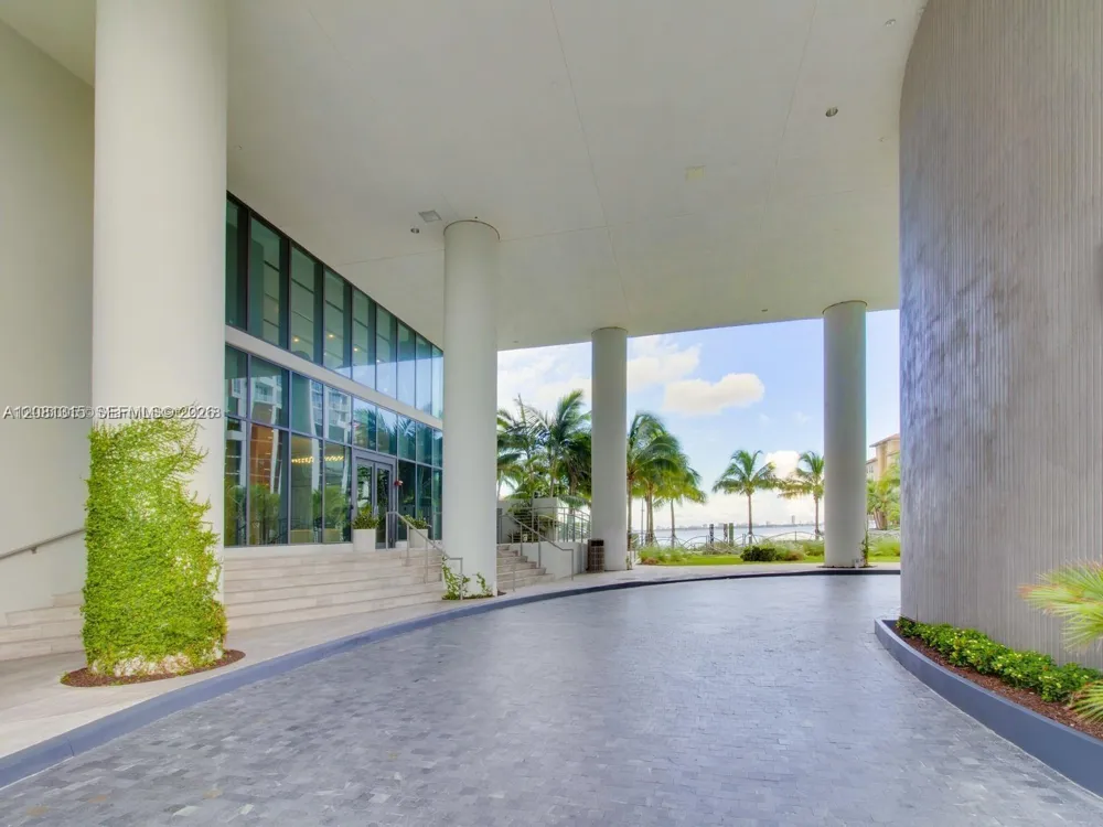 460 NE 28th St #2008 Miami, FL 33137
