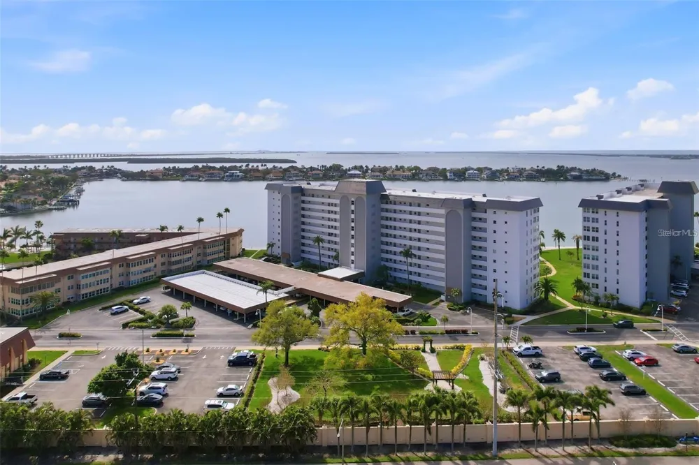 5108 BRITTANY DRIVE S #1006 St Petersburg, FL 33715
