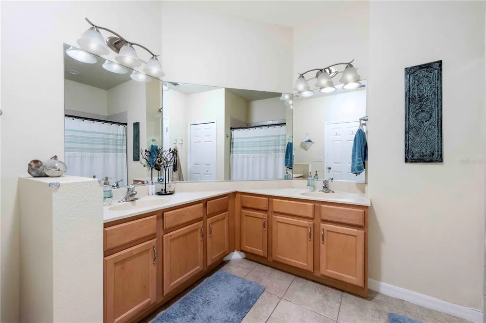 3698 PARKRIDGE CIRCLE #26-104 Sarasota, FL 34243