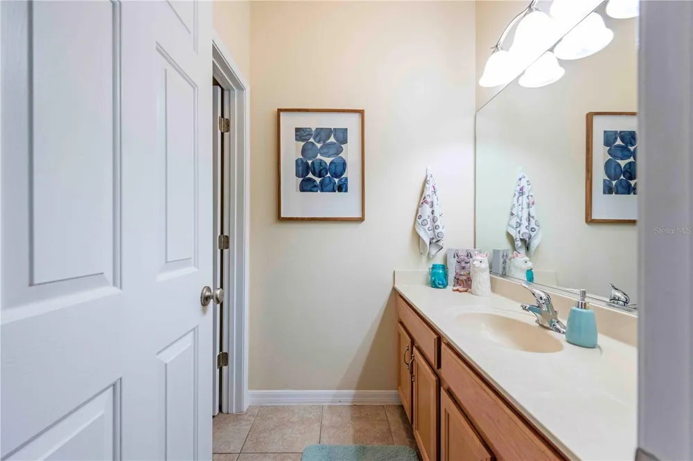3698 PARKRIDGE CIRCLE #26-104 Sarasota, FL 34243