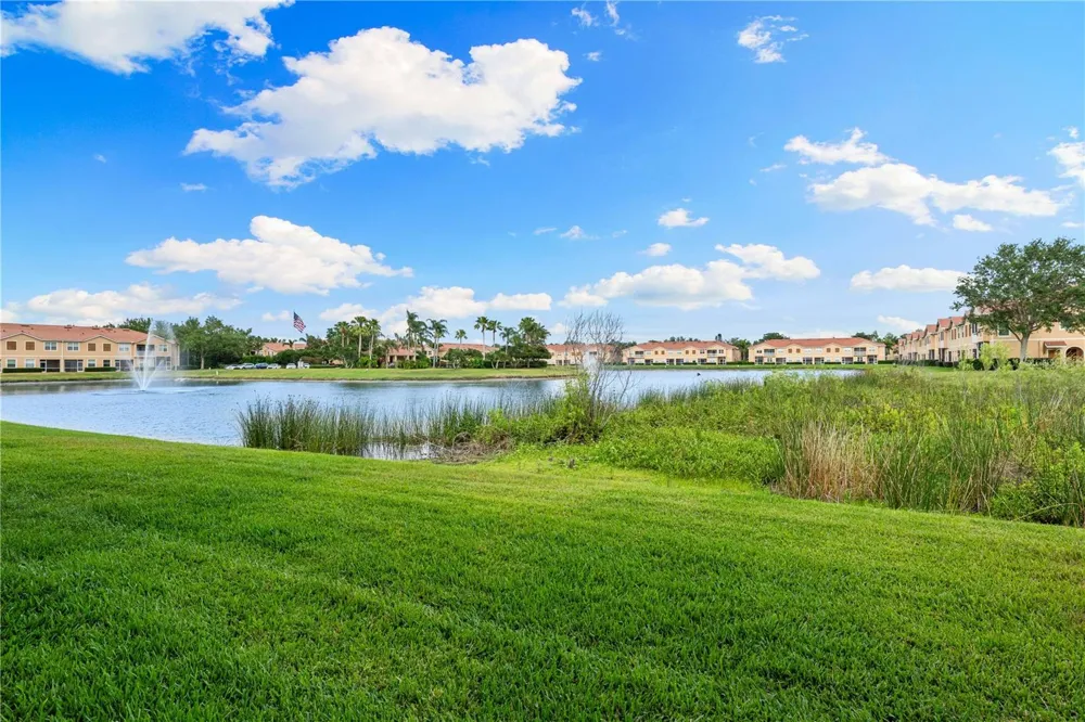 3698 PARKRIDGE CIRCLE #26-104 Sarasota, FL 34243