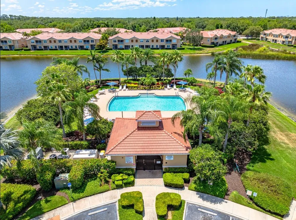 3698 PARKRIDGE CIRCLE #26-104 Sarasota, FL 34243