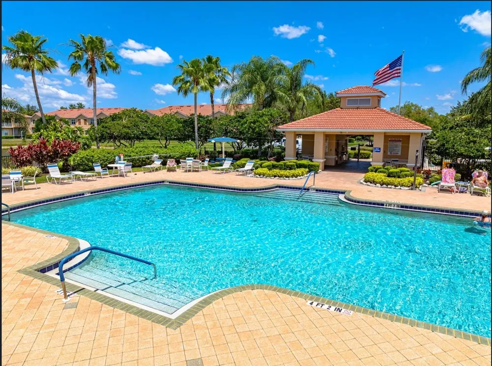 3698 PARKRIDGE CIRCLE #26-104 Sarasota, FL 34243