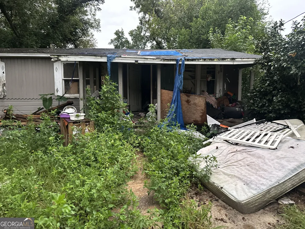 4073 Maple RD Blackshear, GA 31516