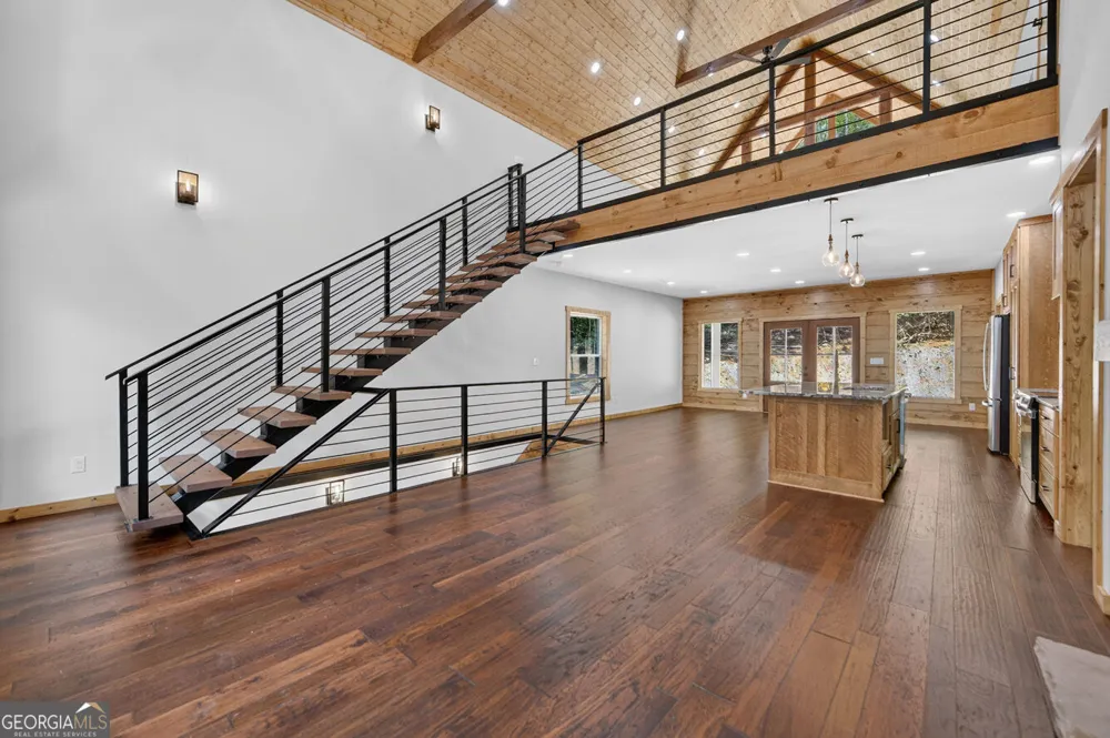 200 W Goldmine RD Ellijay, GA 30536