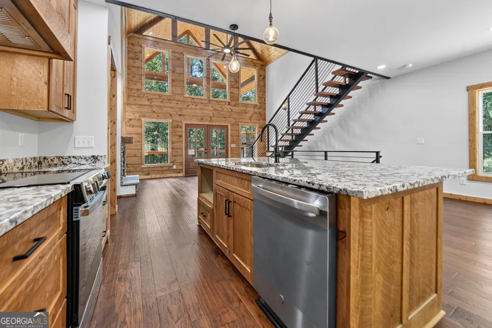 200 W Goldmine RD Ellijay, GA 30536
