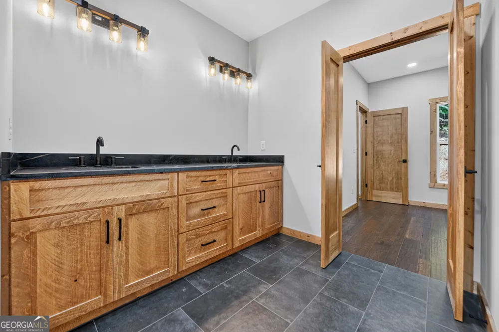 200 W Goldmine RD Ellijay, GA 30536