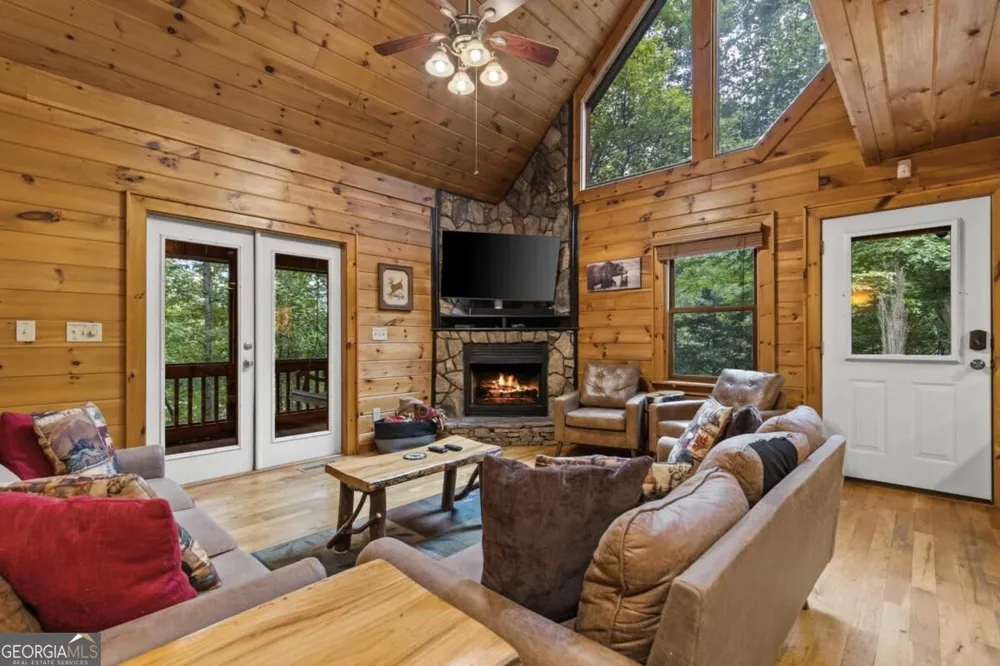 123 Lone Oak DR Blue Ridge, GA 30513