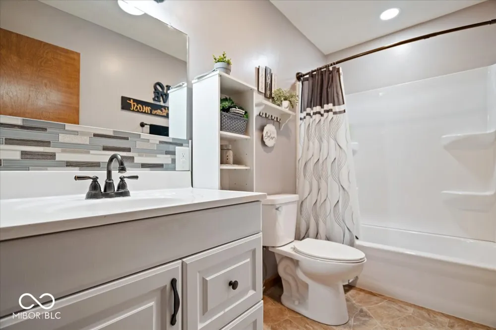 3941 Meridee Drive Indianapolis, IN 46237