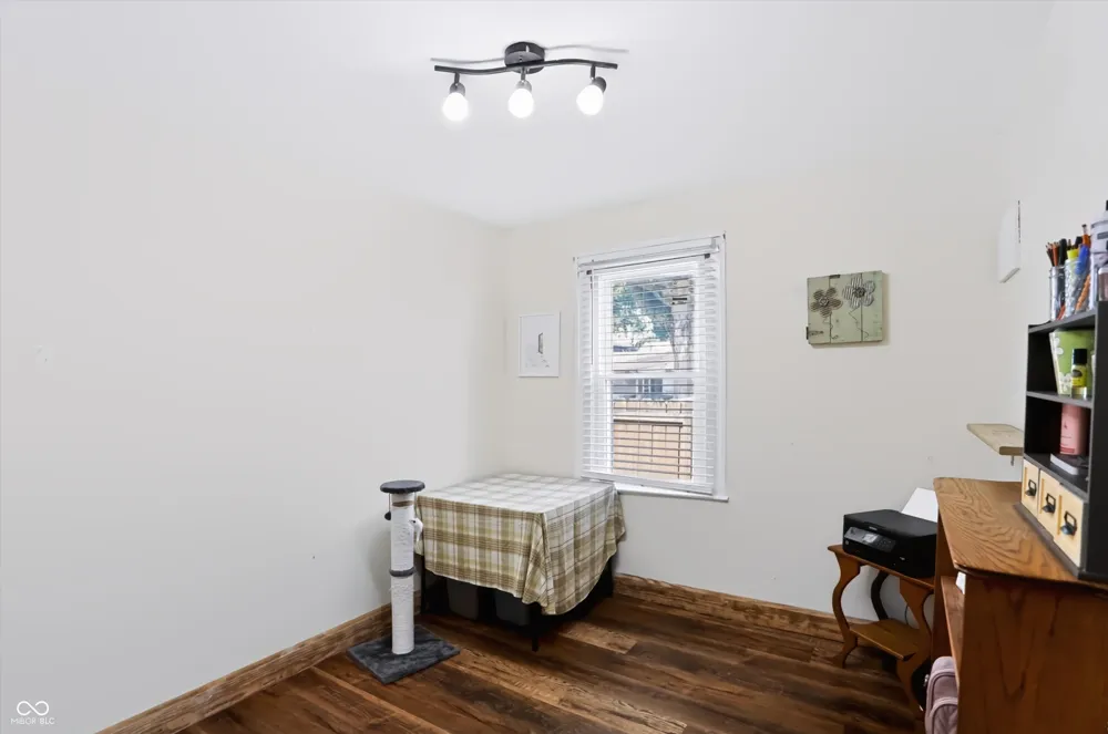 827 E Mills Avenue Indianapolis, IN 46227