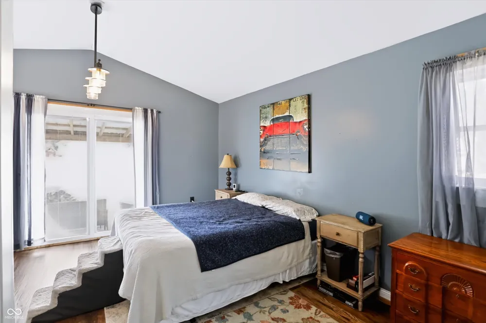 827 E Mills Avenue Indianapolis, IN 46227