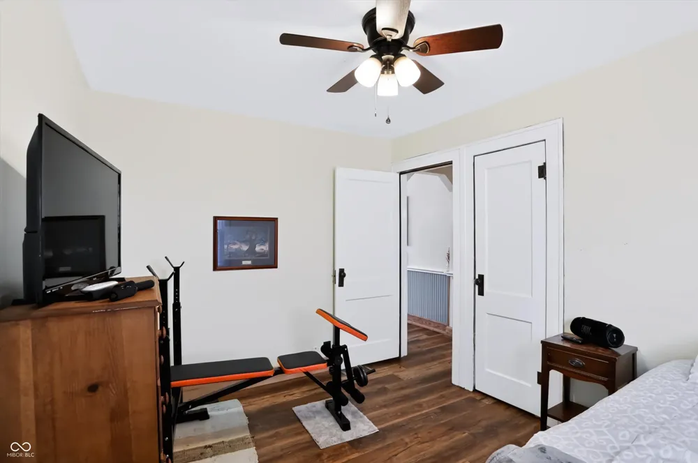 827 E Mills Avenue Indianapolis, IN 46227