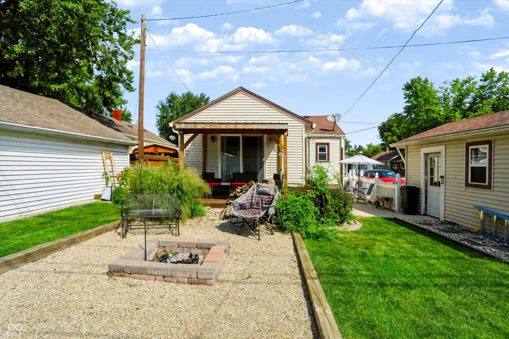 827 E Mills Avenue Indianapolis, IN 46227