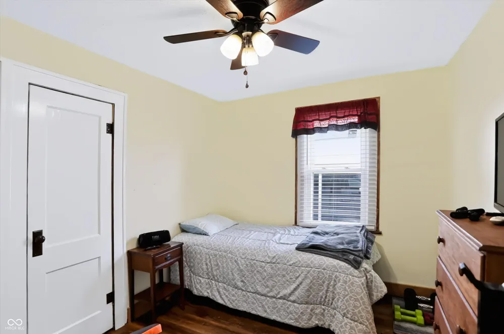 827 E Mills Avenue Indianapolis, IN 46227