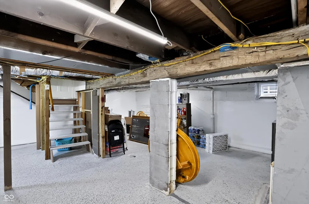 827 E Mills Avenue Indianapolis, IN 46227