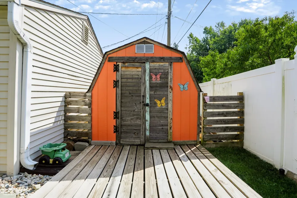 827 E Mills Avenue Indianapolis, IN 46227