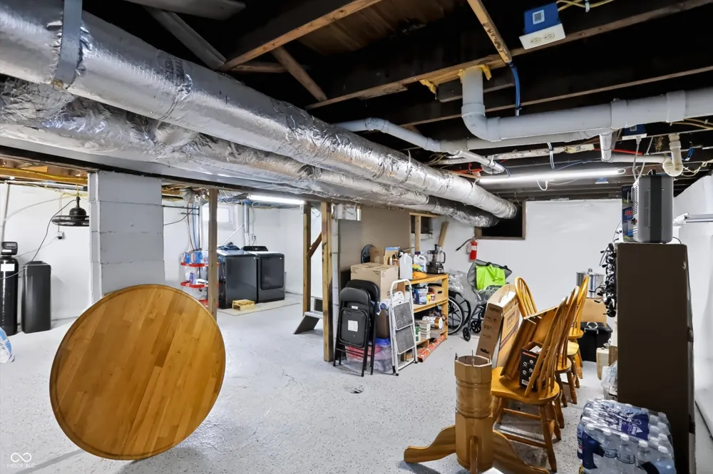 827 E Mills Avenue Indianapolis, IN 46227
