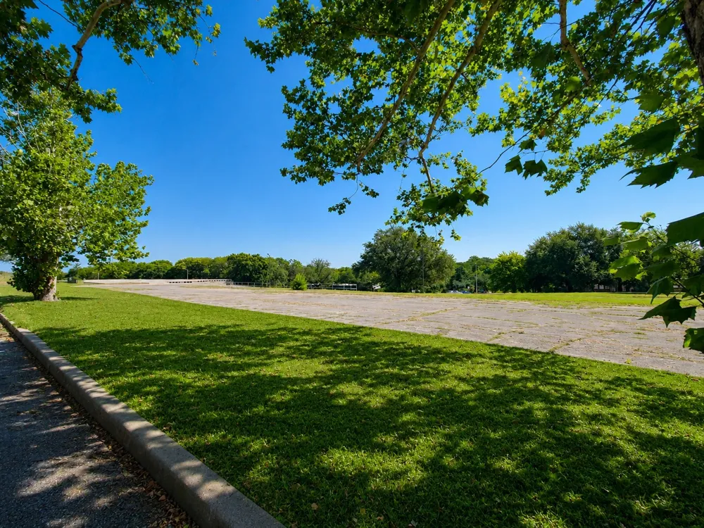 105 Memorial Drive Denison, TX 75020