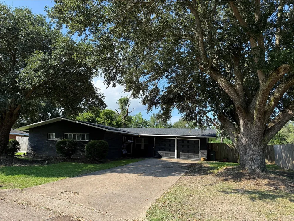 3701 Platt Avenue Port Arthur, TX 77640