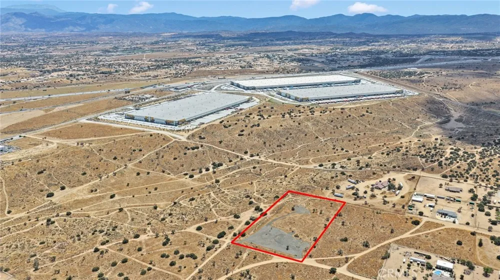 11475 Joshua Oak Hills, CA 92344