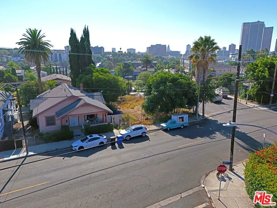 202 Belmont Avenue Los Angeles, CA 90026