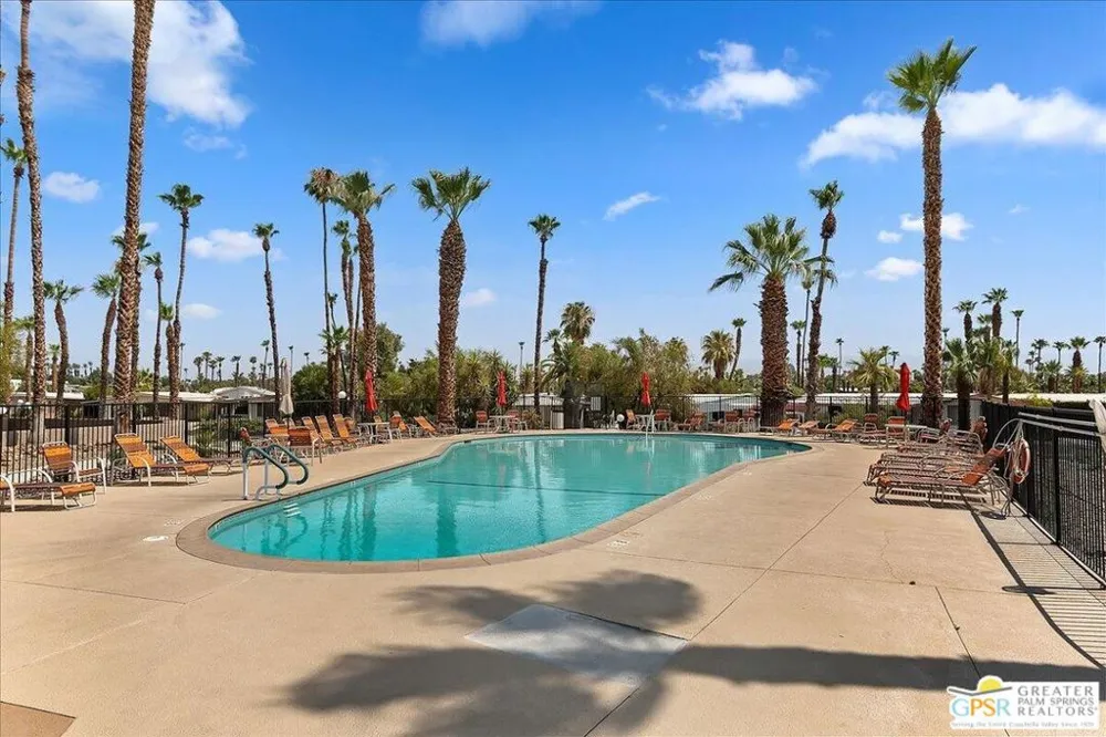 279 Saguaro Drive Palm Springs, CA 92264