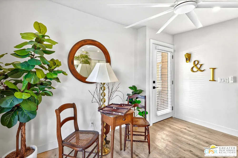 279 Saguaro Drive Palm Springs, CA 92264