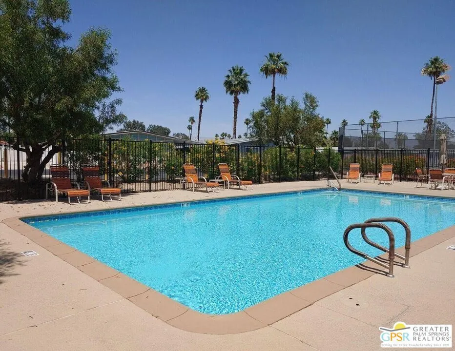 279 Saguaro Drive Palm Springs, CA 92264