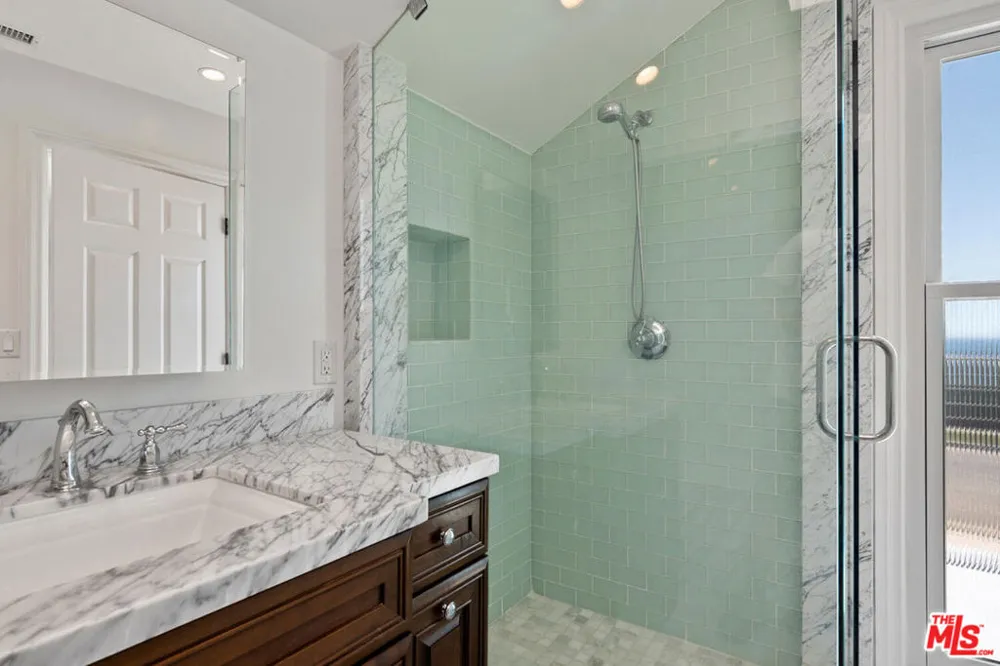 18133 Wakecrest Drive Malibu, CA 90265