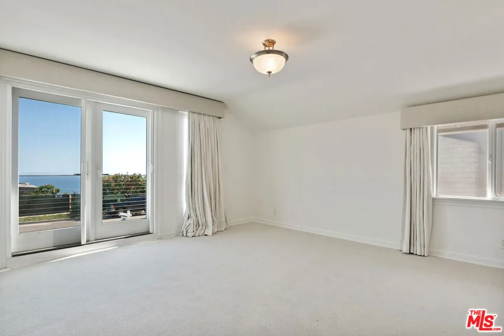 18133 Wakecrest Drive Malibu, CA 90265