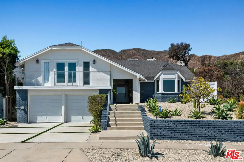 18133 Wakecrest Drive Malibu, CA 90265