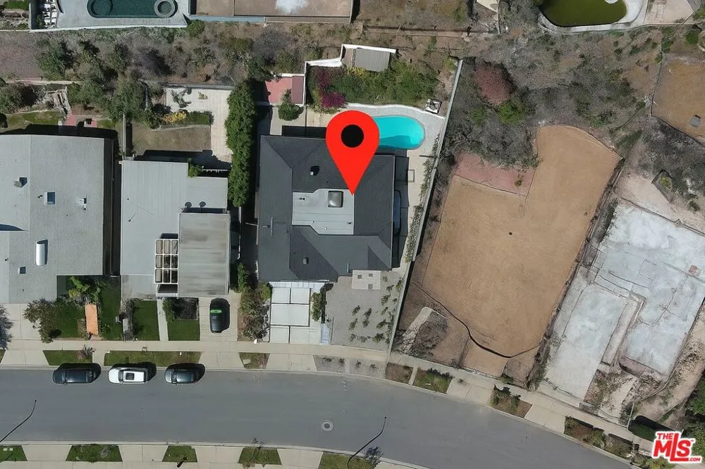 18133 Wakecrest Drive Malibu, CA 90265