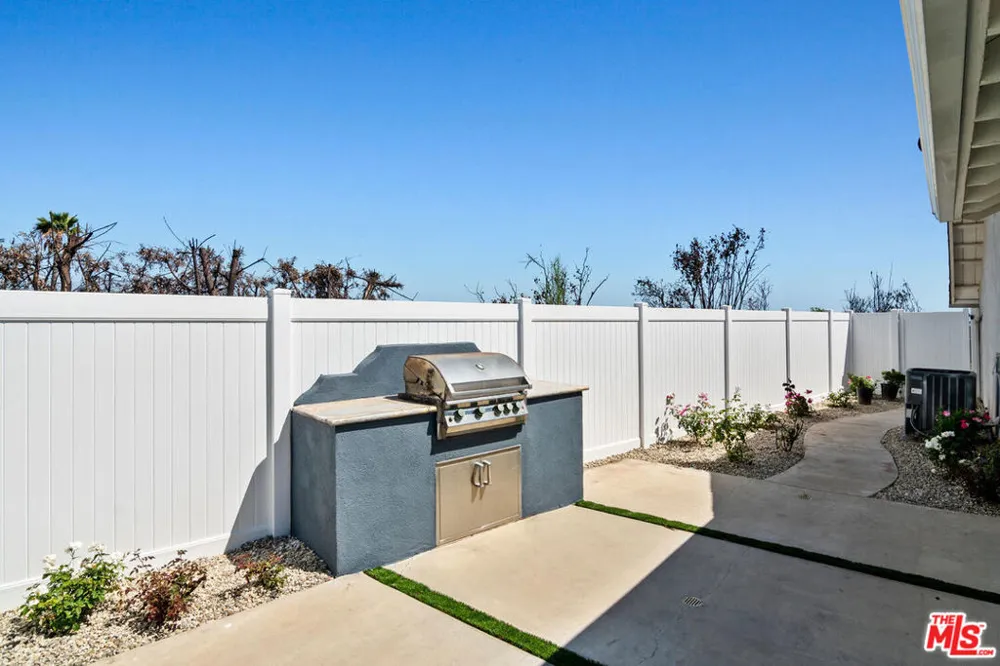 18133 Wakecrest Drive Malibu, CA 90265