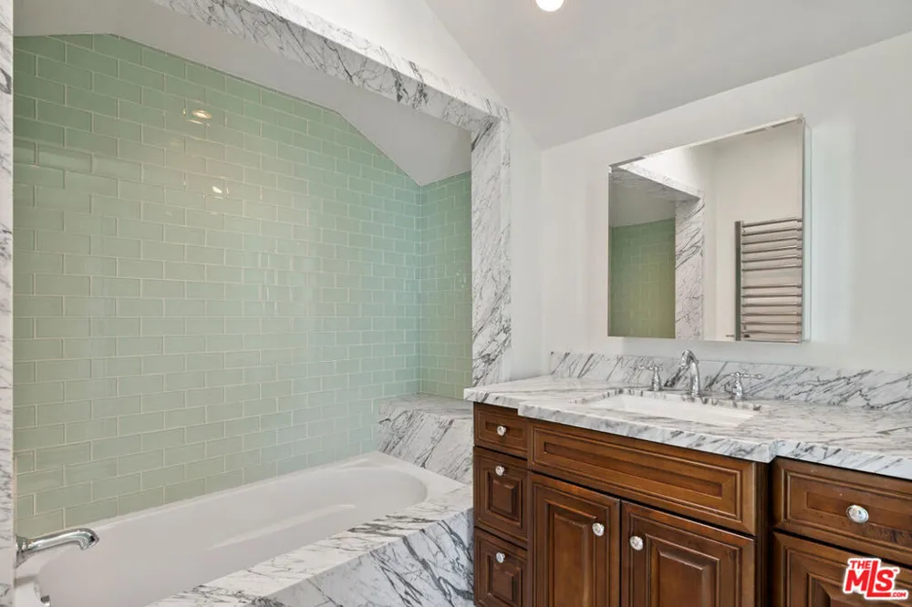 18133 Wakecrest Drive Malibu, CA 90265