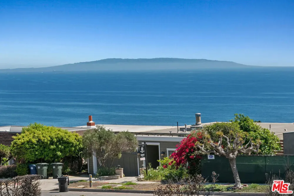 18133 Wakecrest Drive Malibu, CA 90265