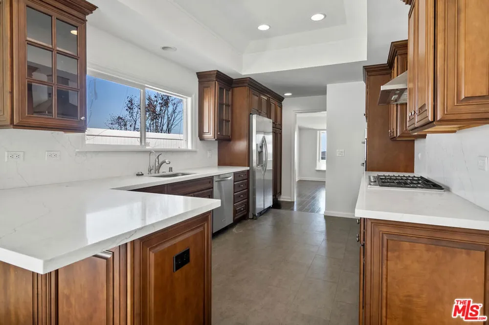 18133 Wakecrest Drive Malibu, CA 90265