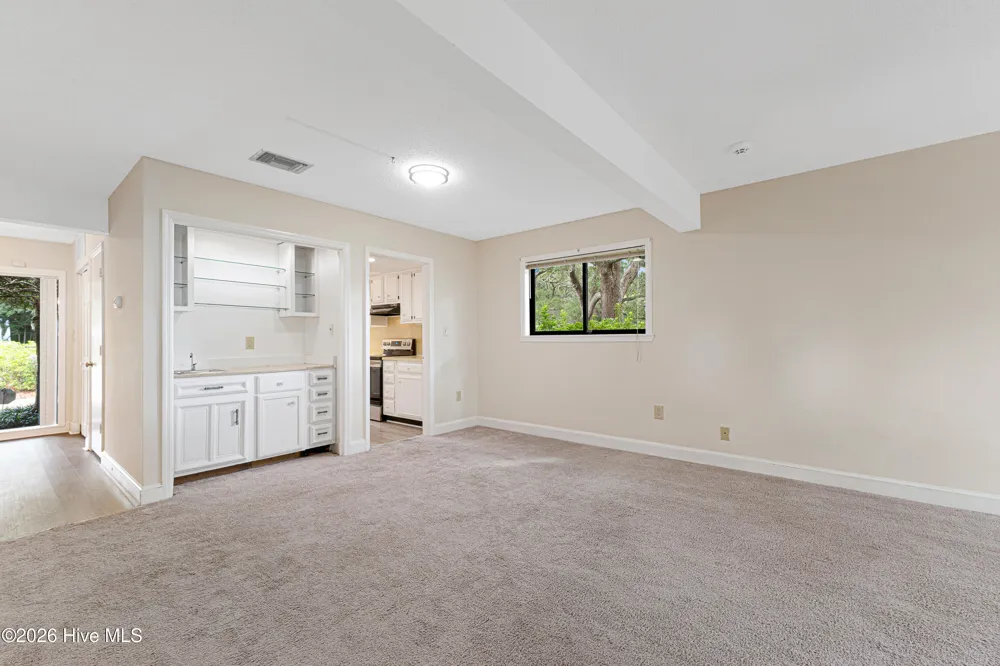 183 Drum Inlet Morehead City, NC 28557
