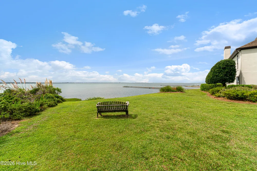 183 Drum Inlet Morehead City, NC 28557
