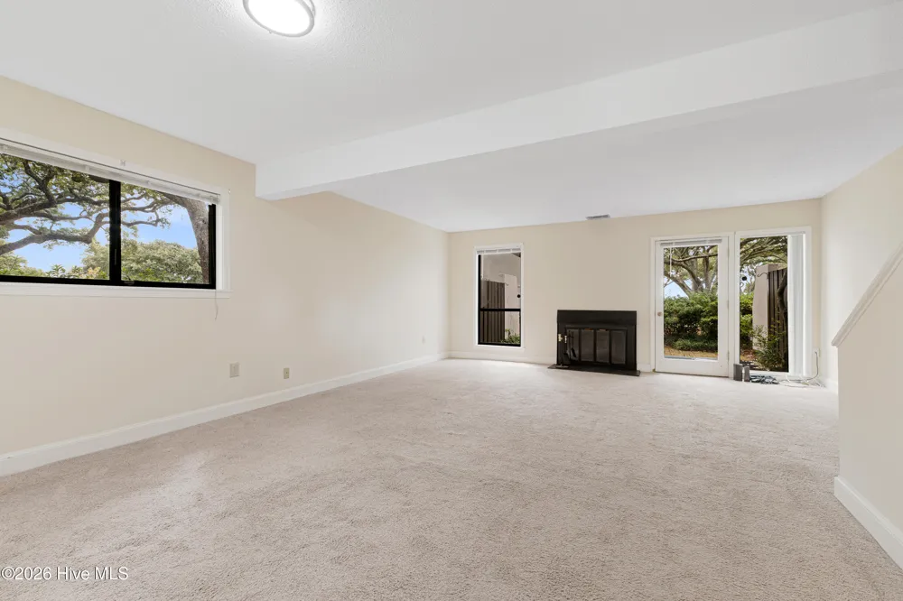 183 Drum Inlet Morehead City, NC 28557