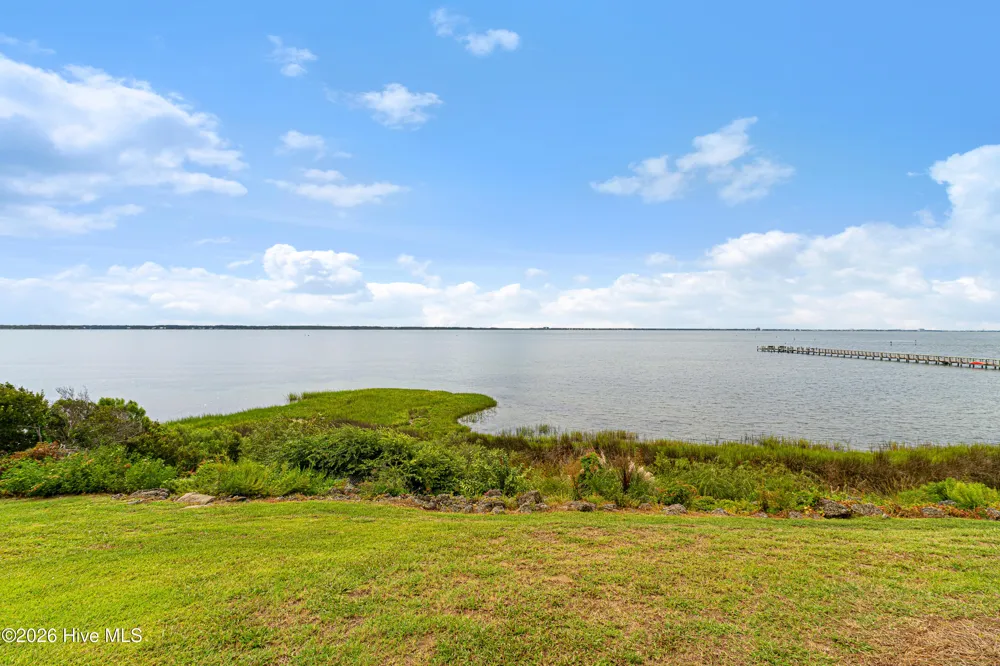 183 Drum Inlet Morehead City, NC 28557