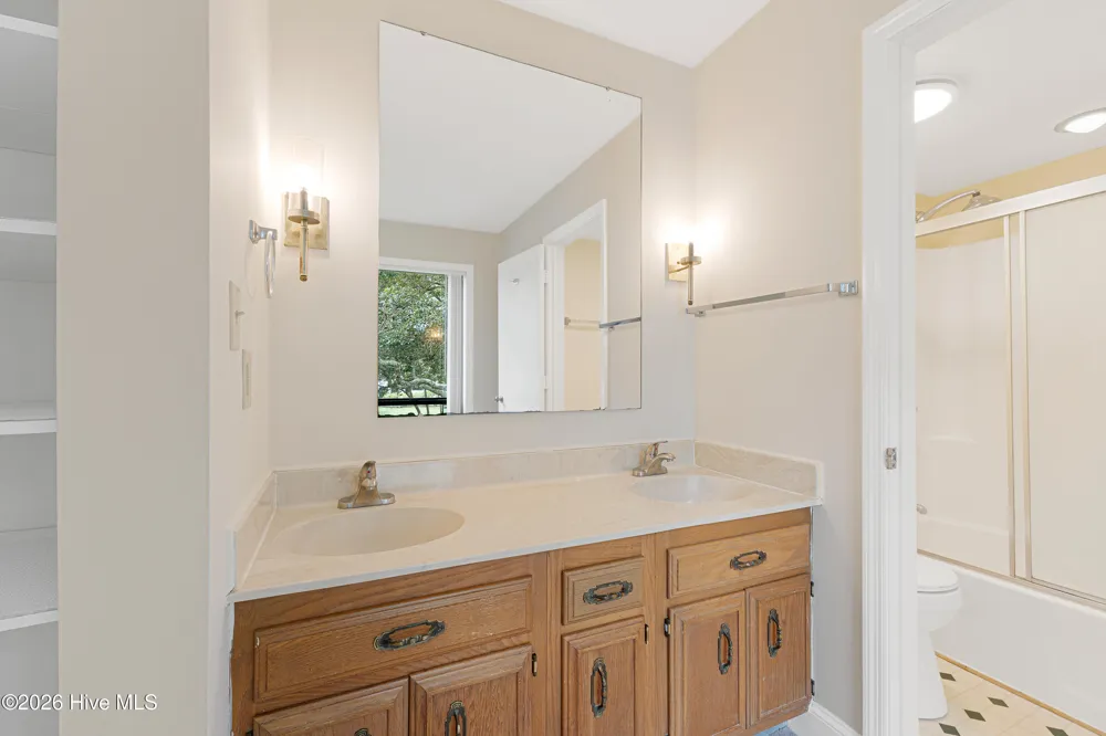 183 Drum Inlet Morehead City, NC 28557