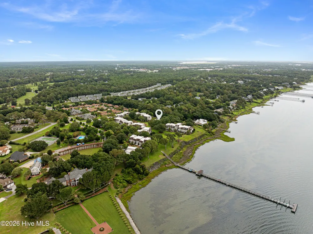 183 Drum Inlet Morehead City, NC 28557