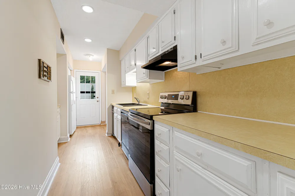 183 Drum Inlet Morehead City, NC 28557