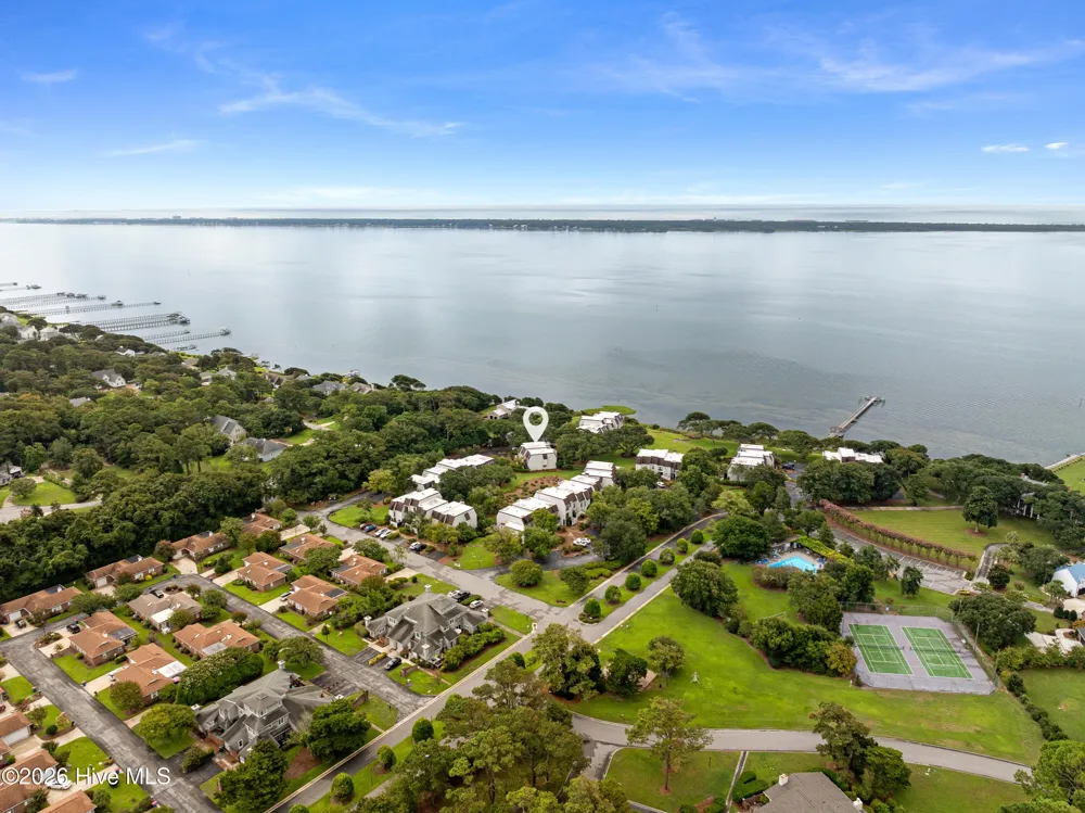 183 Drum Inlet Morehead City, NC 28557