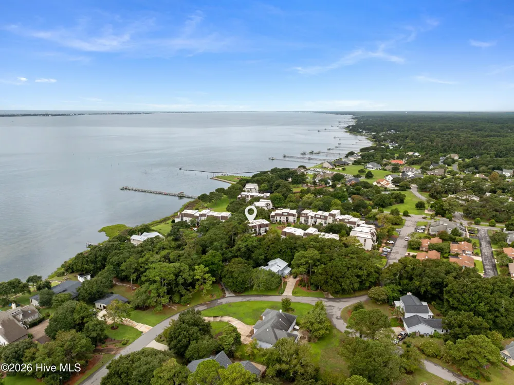 183 Drum Inlet Morehead City, NC 28557
