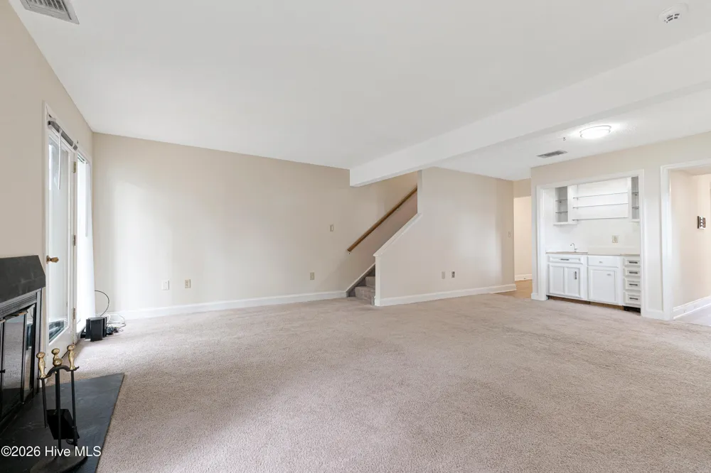 183 Drum Inlet Morehead City, NC 28557