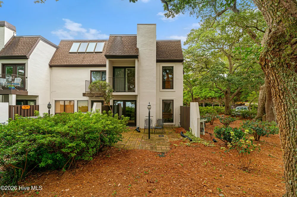 183 Drum Inlet Morehead City, NC 28557