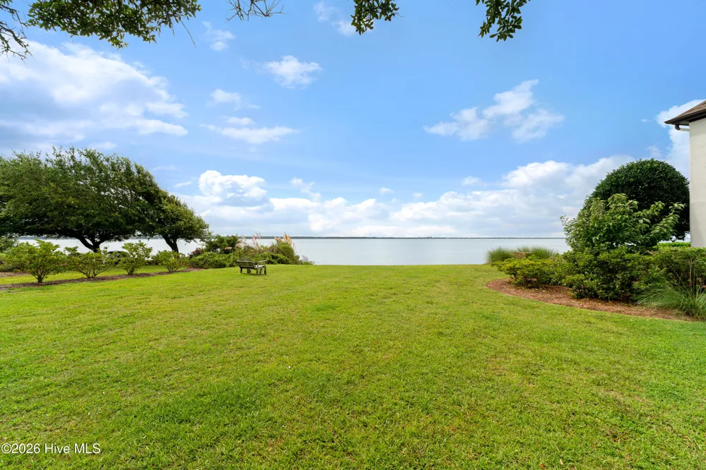 183 Drum Inlet Morehead City, NC 28557