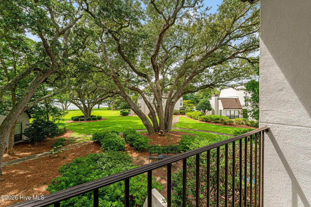 183 Drum Inlet Morehead City, NC 28557