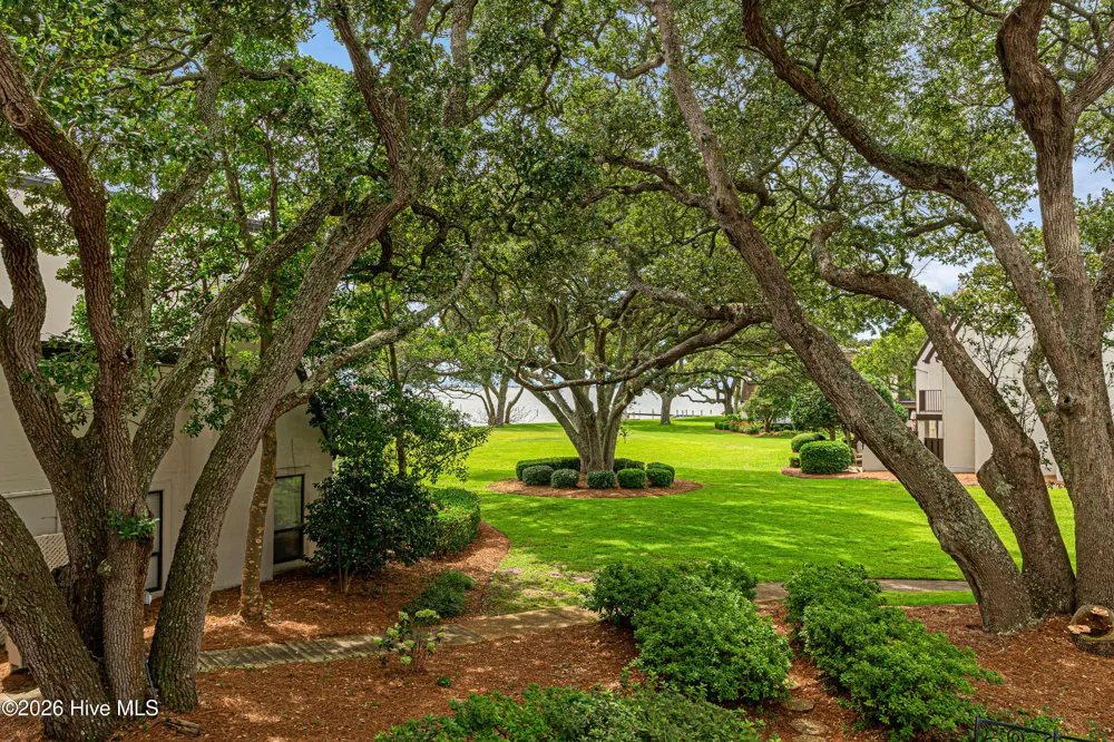 183 Drum Inlet Morehead City, NC 28557